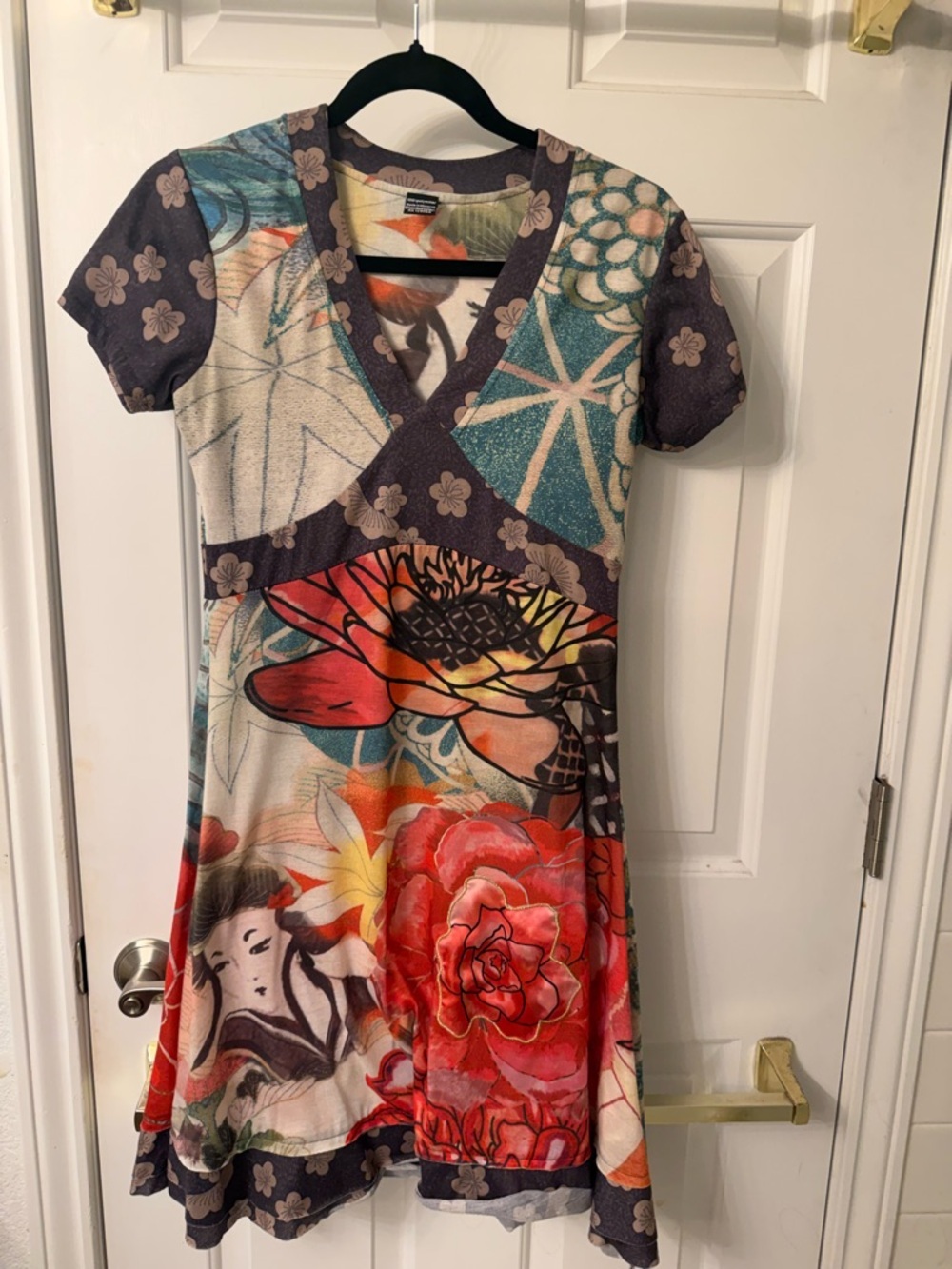 Desigual Floral Asian Inspired V-Neck Short Sleeve